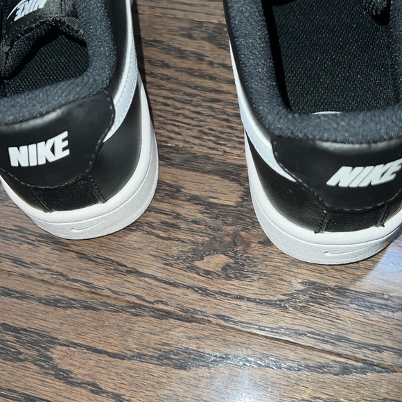 NEW - Nike Court Royale 2 Size men’s 6.5 - Picture 6 of 10